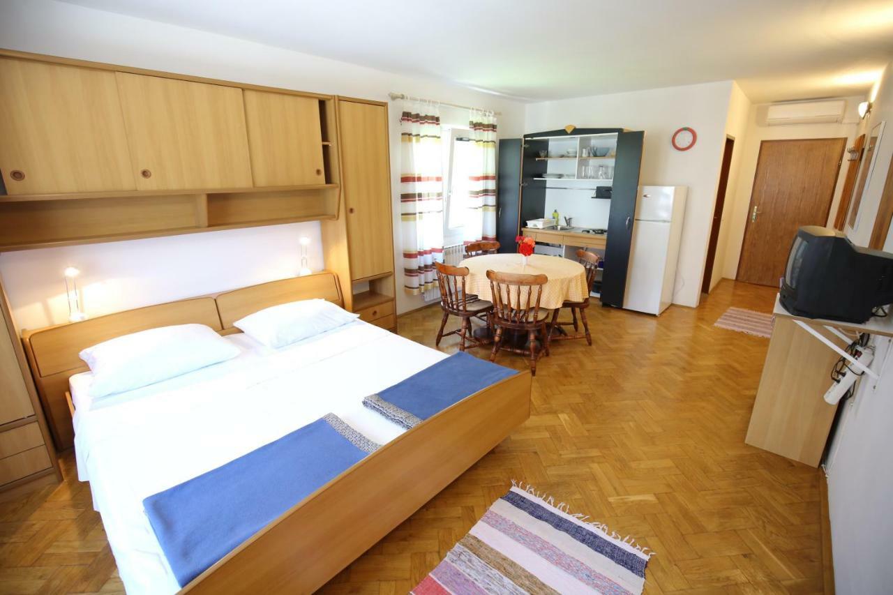Apartments Paleka Petrčane Zewnętrze zdjęcie